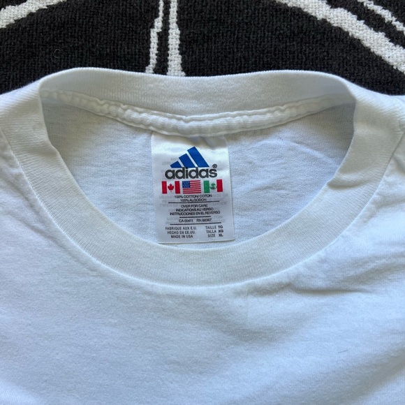 Vintage 90s Adidas Green Logo Essential T-shirt - Picture 3 of 4
